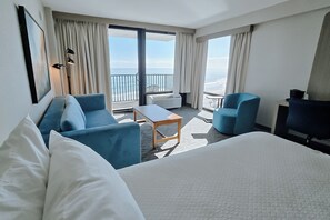 Deluxe Room | Living area