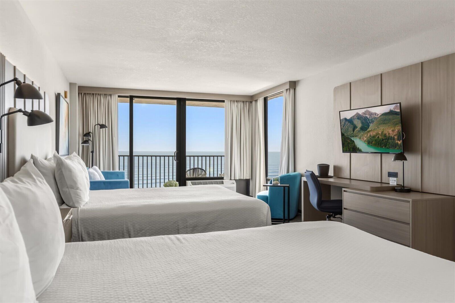 Deluxe Room, Ocean View | In-room safe, blackout drapes, free WiFi, bed sheets