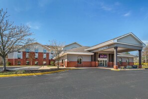 Exterior - Sleep Inn & Suites Newport News City Center Area (Newport News)