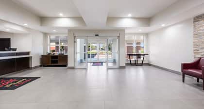 Red Roof Inn PLUS+ & Suites Birmingham - Bessemer