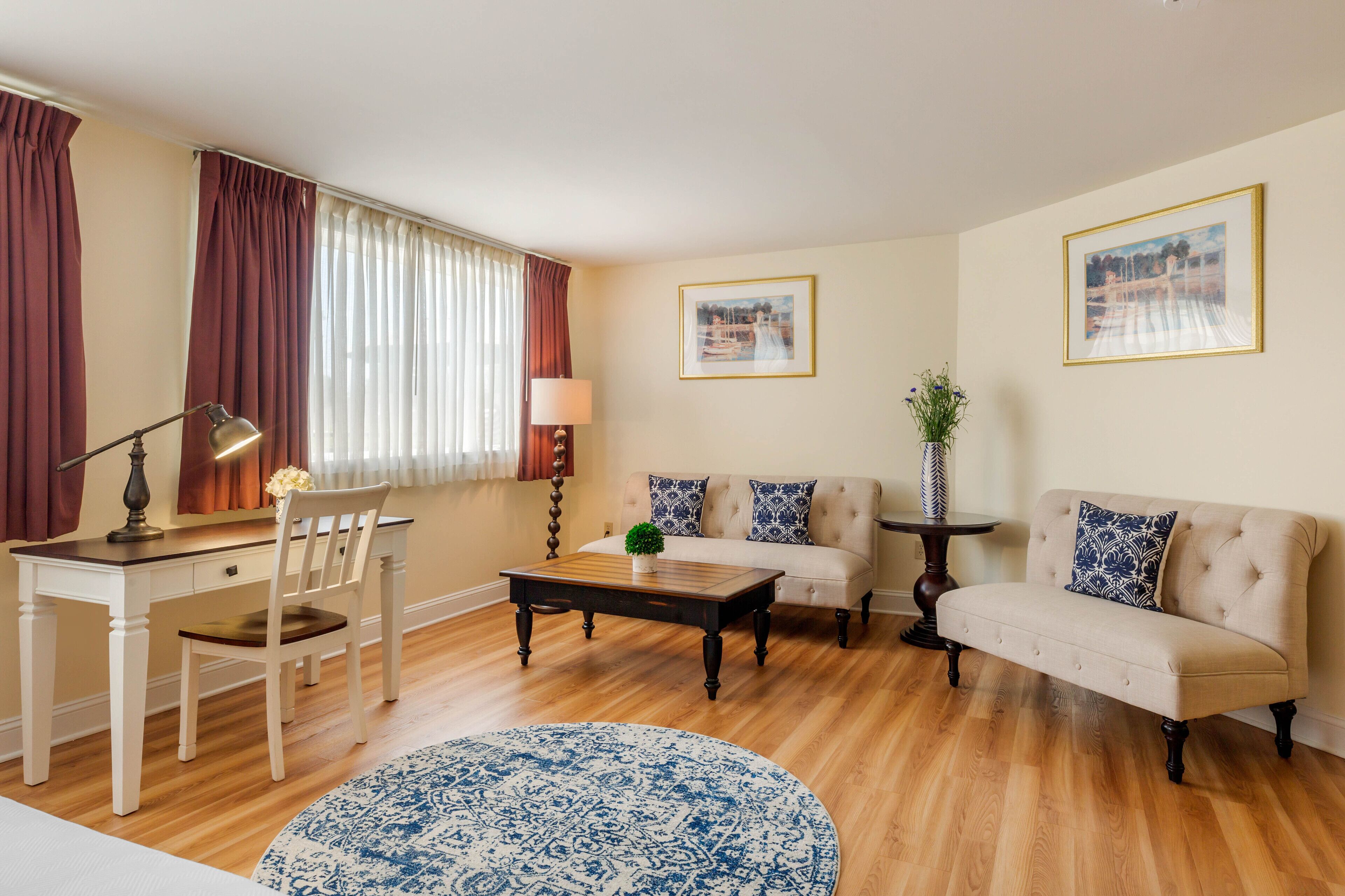 premier room, 1 king bed, accessible | 1 bedroom, hypo-allergenic bedding, pillow-top beds, in-room safe