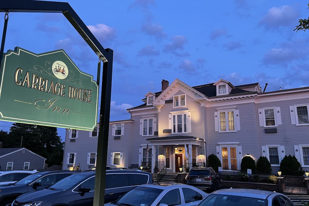 The Carriage House Inn Newport