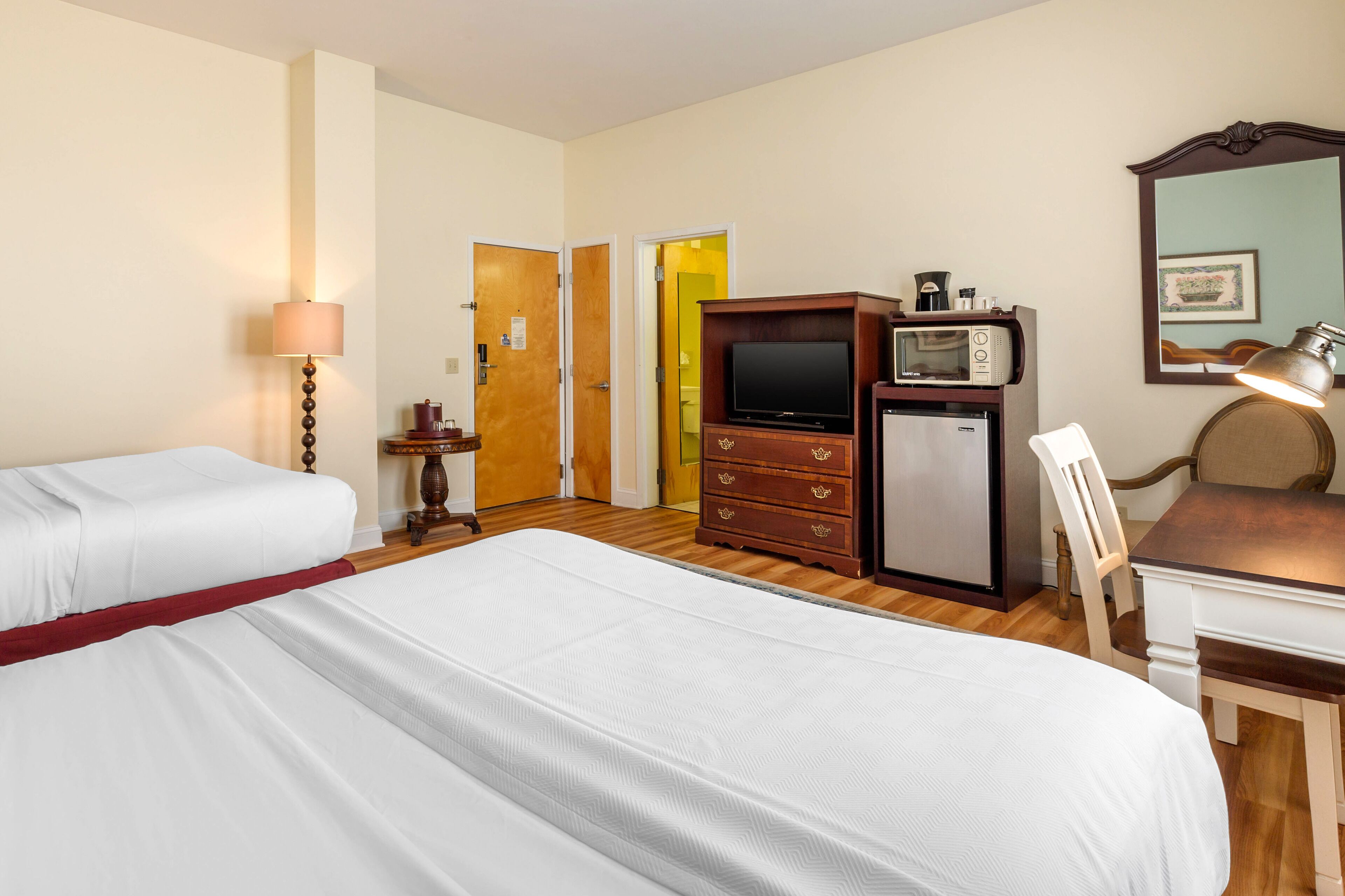 standard room, 2 double beds | 1 bedroom, hypo-allergenic bedding, pillow-top beds, in-room safe