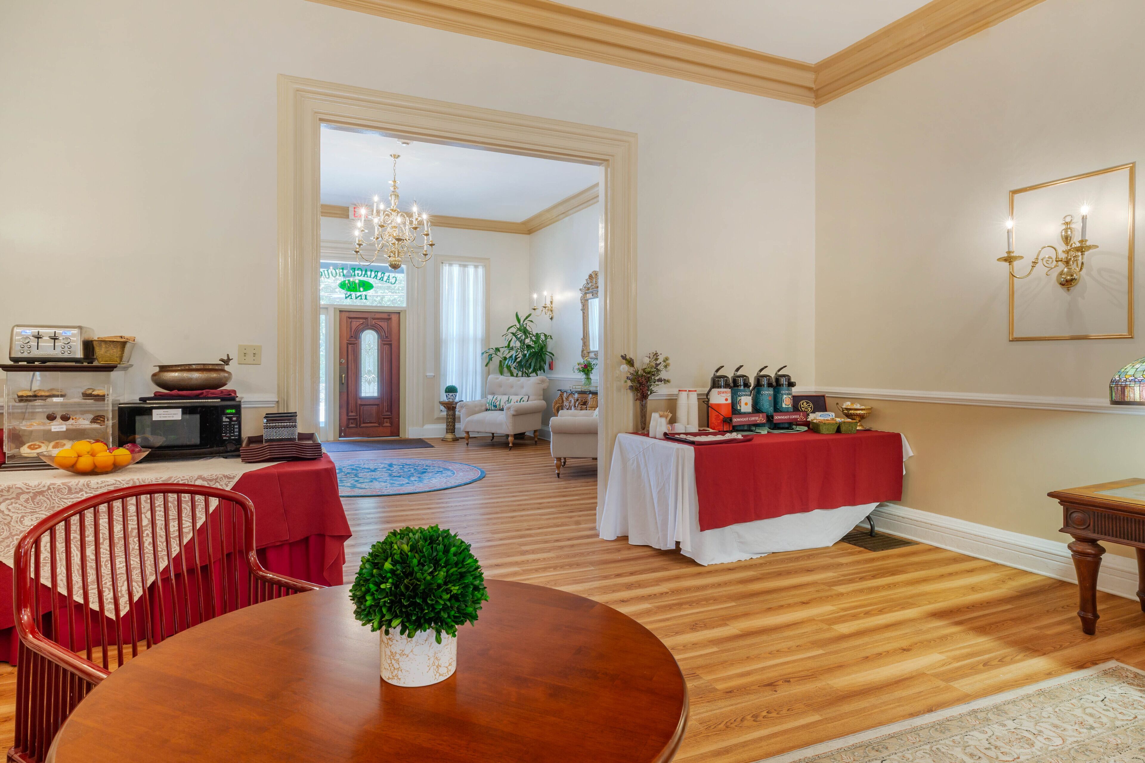 Free daily continental breakfast 