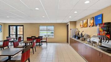 Free daily continental breakfast