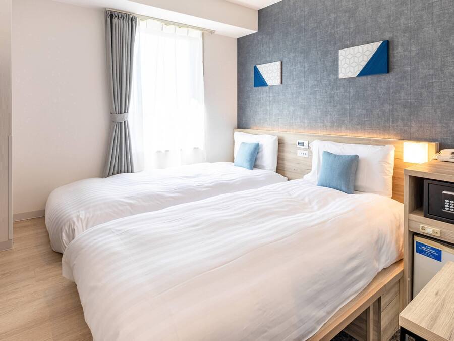 Room (2 Single Beds, Compact Room)