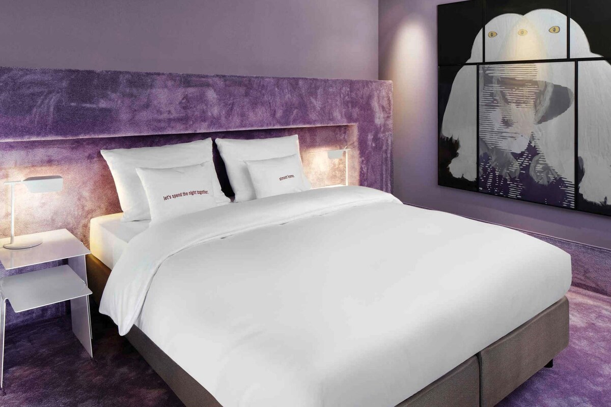 Kamer | Luxe beddengoed, donsdekens, een minibar, een kluis op de kamer