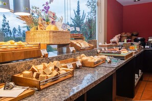 Desayuno completo incluido todos los días
