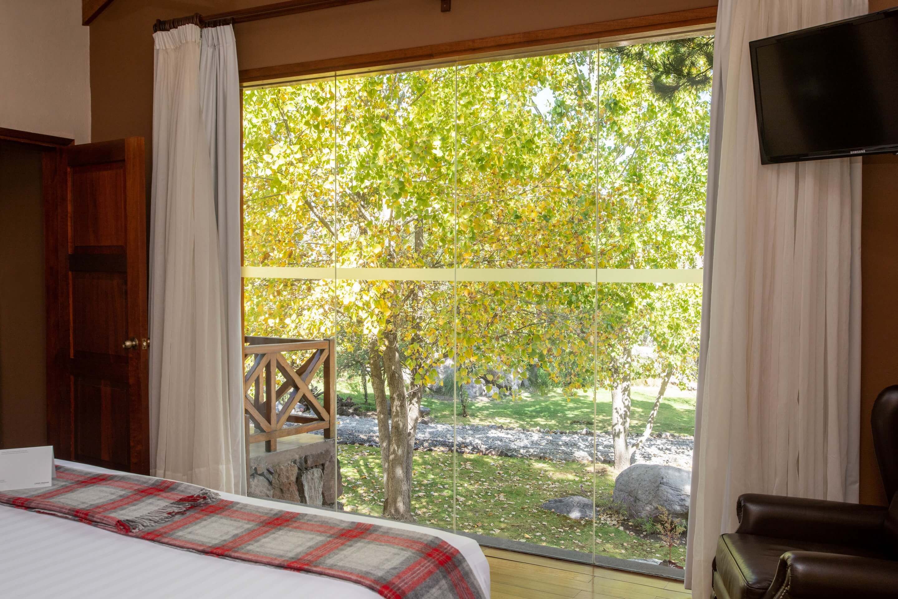 Senior Villa, 1 King Bed | Minibar, in-room safe, desk, free WiFi