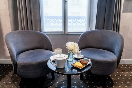 Hotel de La Paix Tour Eiffel - Image 34