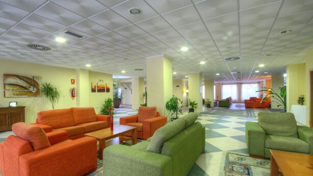 Lobby sitting area - Gran Hotel Ciudad Del Sur (Puerto Real)