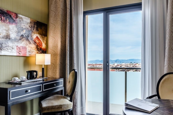 1 soveværelse, premium-sengetøj, minibar, pengeskab på værelset