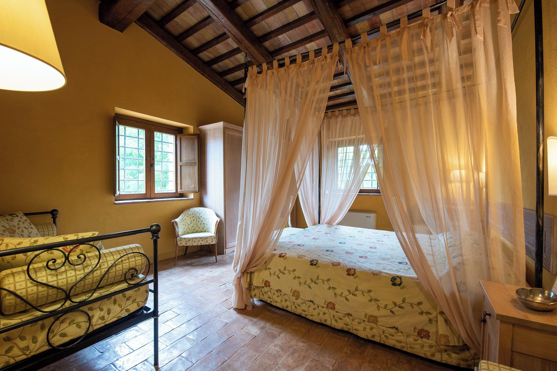 junior suite borgo antico | 1 bedroom, minibar, in-room safe, desk