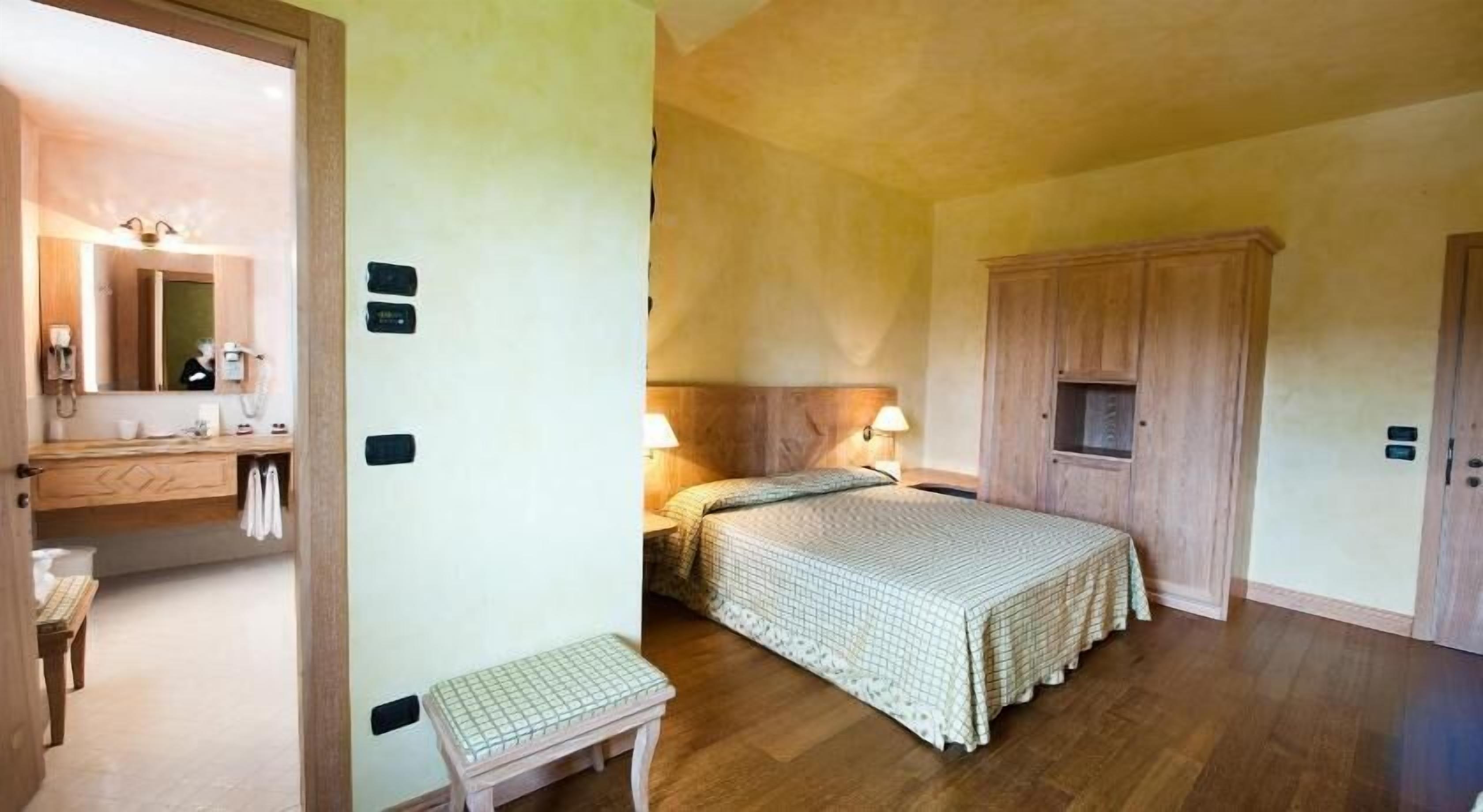 1 bedroom, minibar, in-room safe, desk