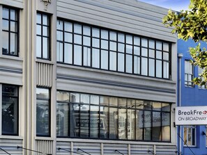 Exterior - BreakFree on Broadway Sydney (Glebe)