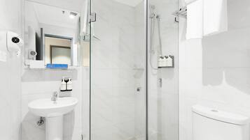 Shower, free toiletries, towels