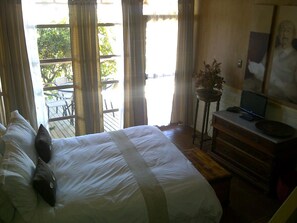 Chambre, vue sur port