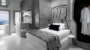 Deluxe Suite, Sea View (outdoor Jetted Tub, Steam Bath) | Egyptian cotton sheets, premium bedding, pillow-top beds, in-room safe