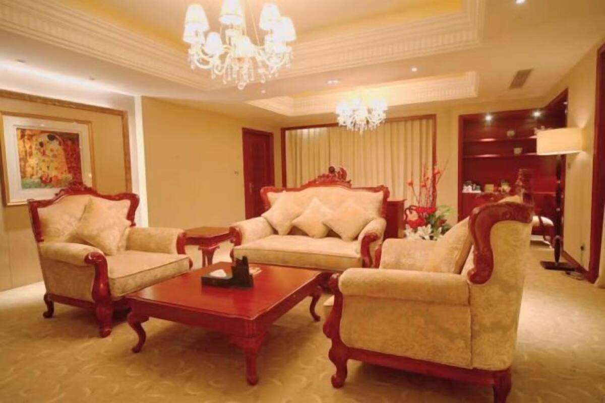 Minibar, in-room safe, iron/ironing board, alarm clocks