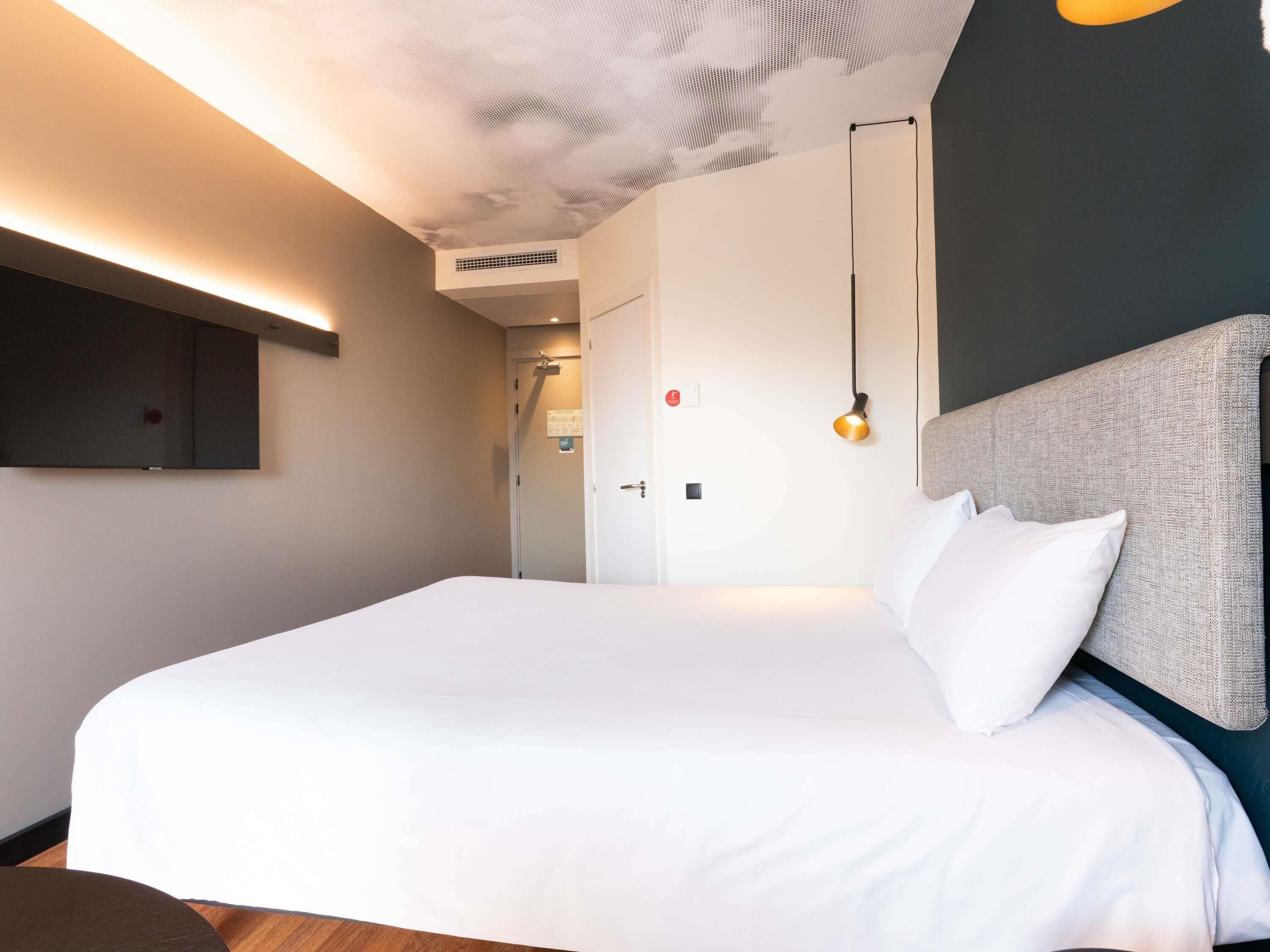 executive room, 1 double bed | 1 bedroom, blackout curtains, iron/ironing board, free wifi