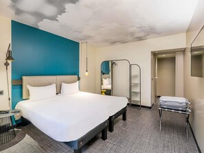 Blackout drapes, iron/ironing board, free WiFi, bed sheets - ibis Malaga Centro Ciudad (Málaga)