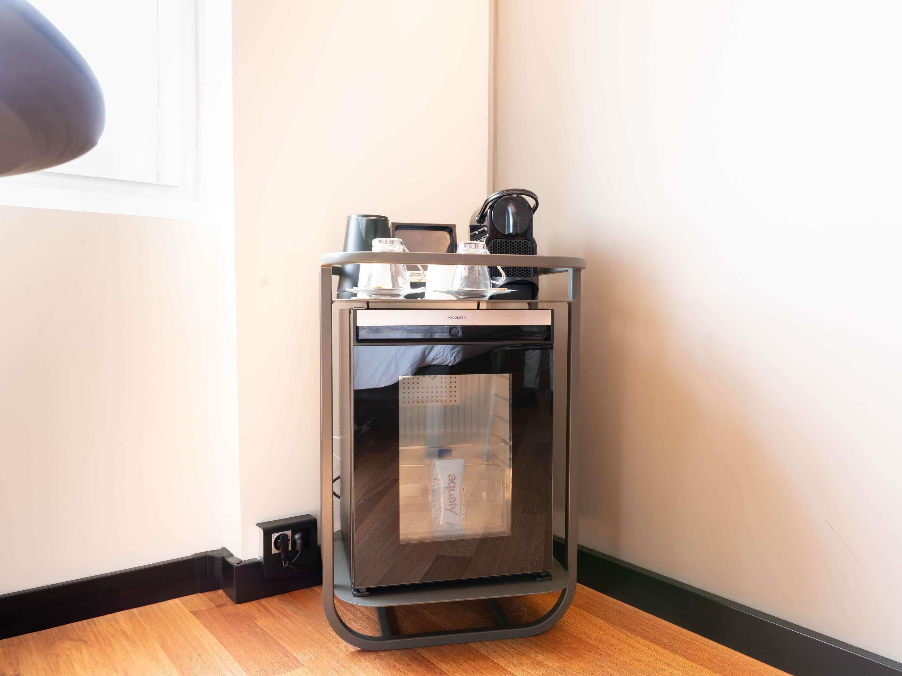 executive room, 1 double bed | 1 bedroom, blackout curtains, iron/ironing board, free wifi