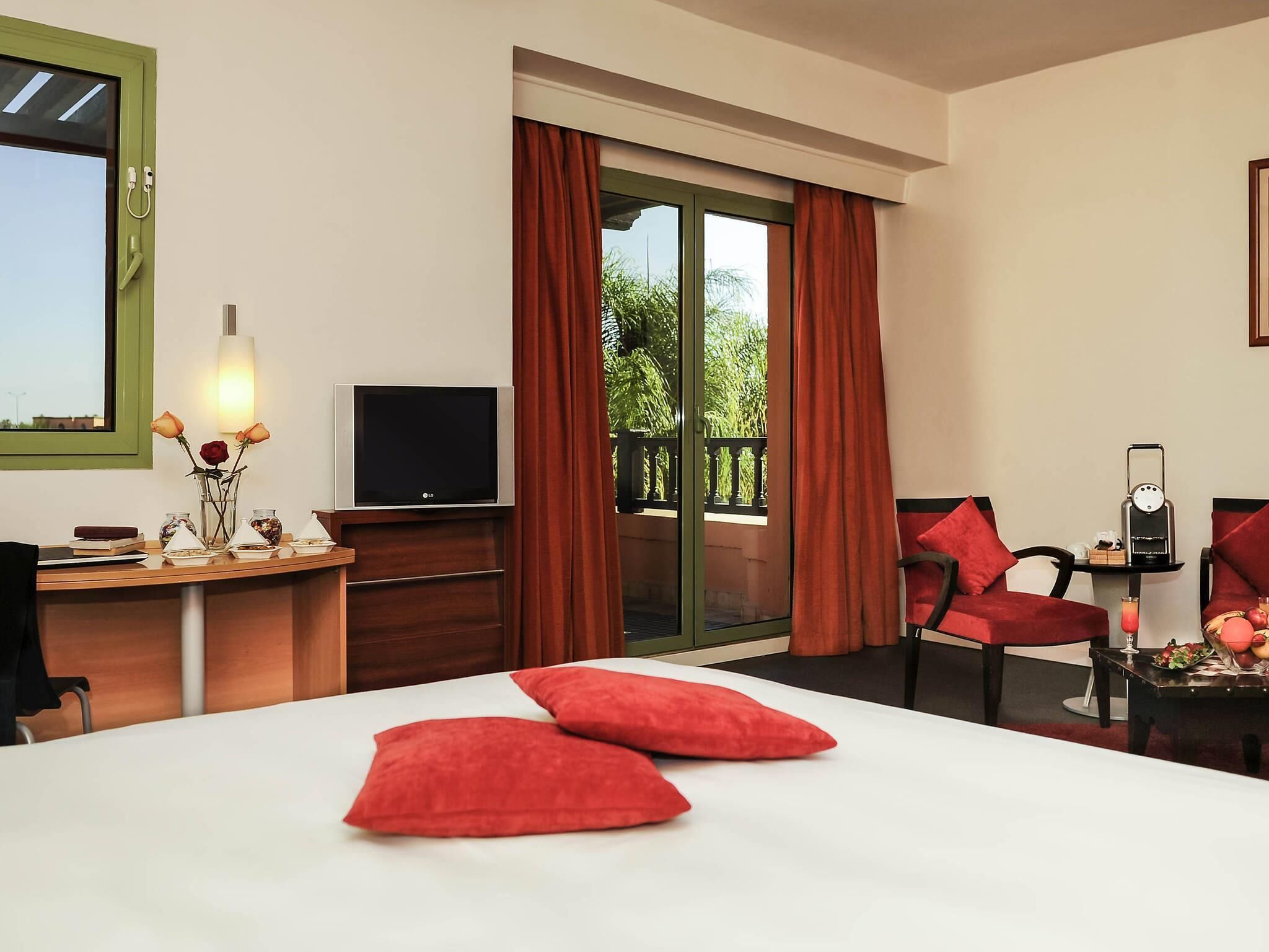 Premium bedding, desk, iron/ironing board, cots/infant beds