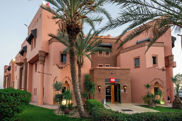 Property entrance - ibis Marrakech Palmeraie Hotel (Marrakech)