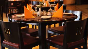 Lounas ja illallinen, kansainvälinen keittiö