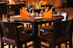 Lounas ja illallinen, kansainvälinen keittiö