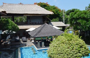 Outdoor pool - Balisani Padma Hotel (Legian)