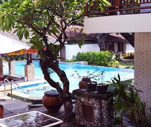 Outdoor pool - Balisani Padma Hotel (Legian)