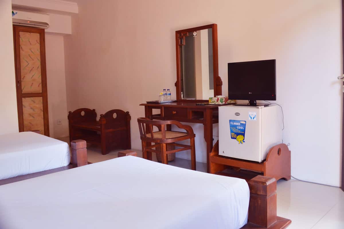 Kamar Superior | Minibar, brankas, meja kerja, dan setrika/meja setrika