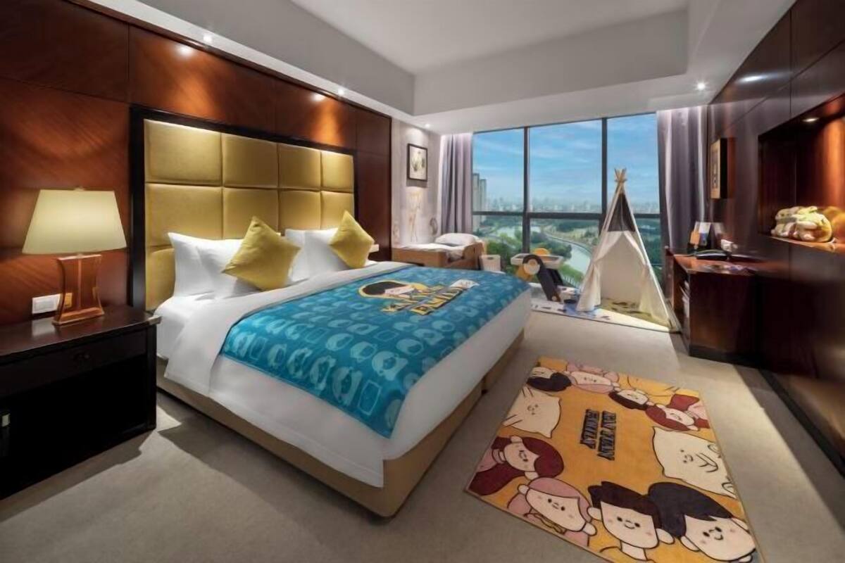 Minibar, in-room safe, desk, blackout curtains