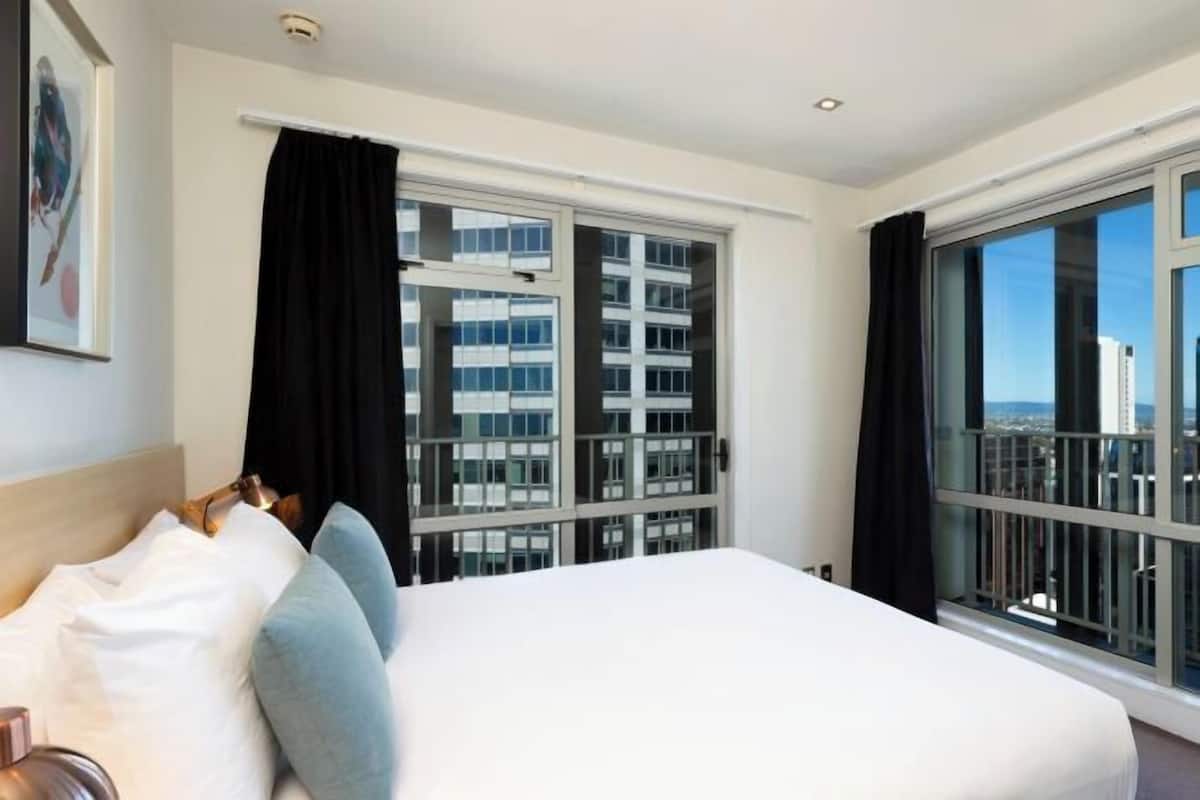 Iron/ironing board, free WiFi, bed sheets, wheelchair access