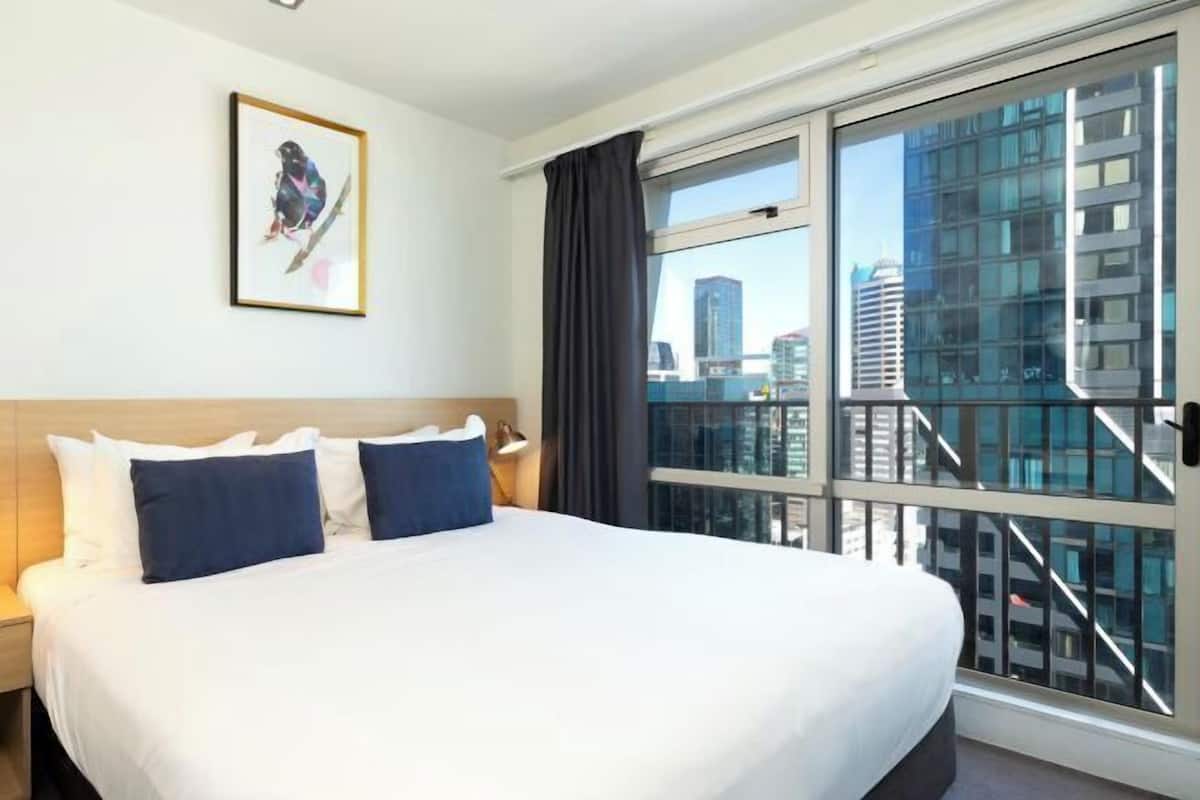 Iron/ironing board, free WiFi, bed sheets, wheelchair access