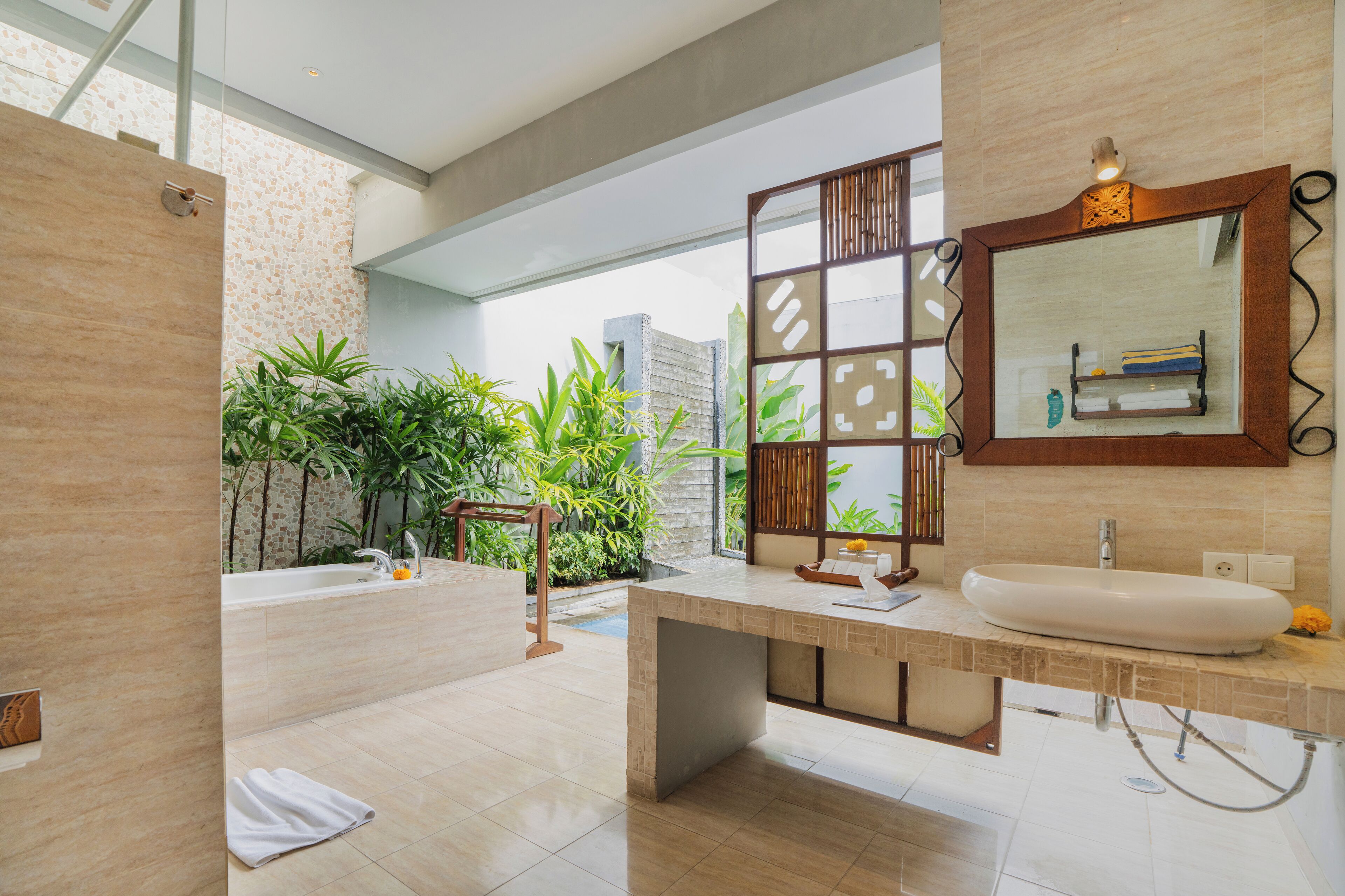 deluxe villa, private pool | bathroom | combined shower/bathtub, deep-soaking bathtub, free toiletries