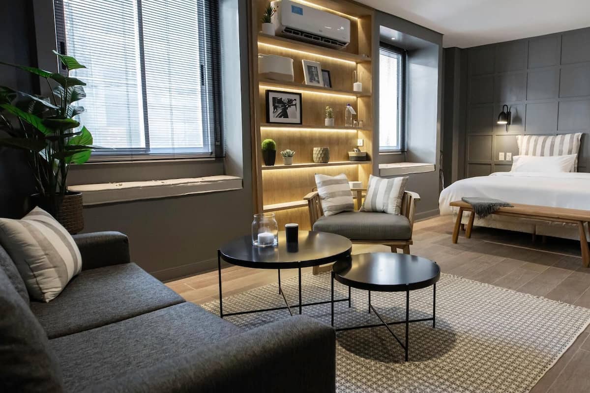 1 bedroom, premium bedding, in-room safe, free WiFi