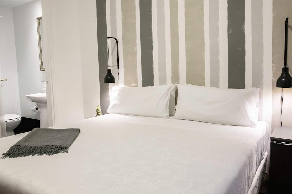 1 bedroom, premium bedding, in-room safe, free WiFi