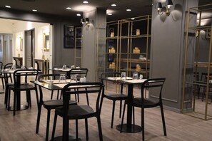Restaurant - Carsson Hotel Down Town Buenos Aires (Buenos Aires)