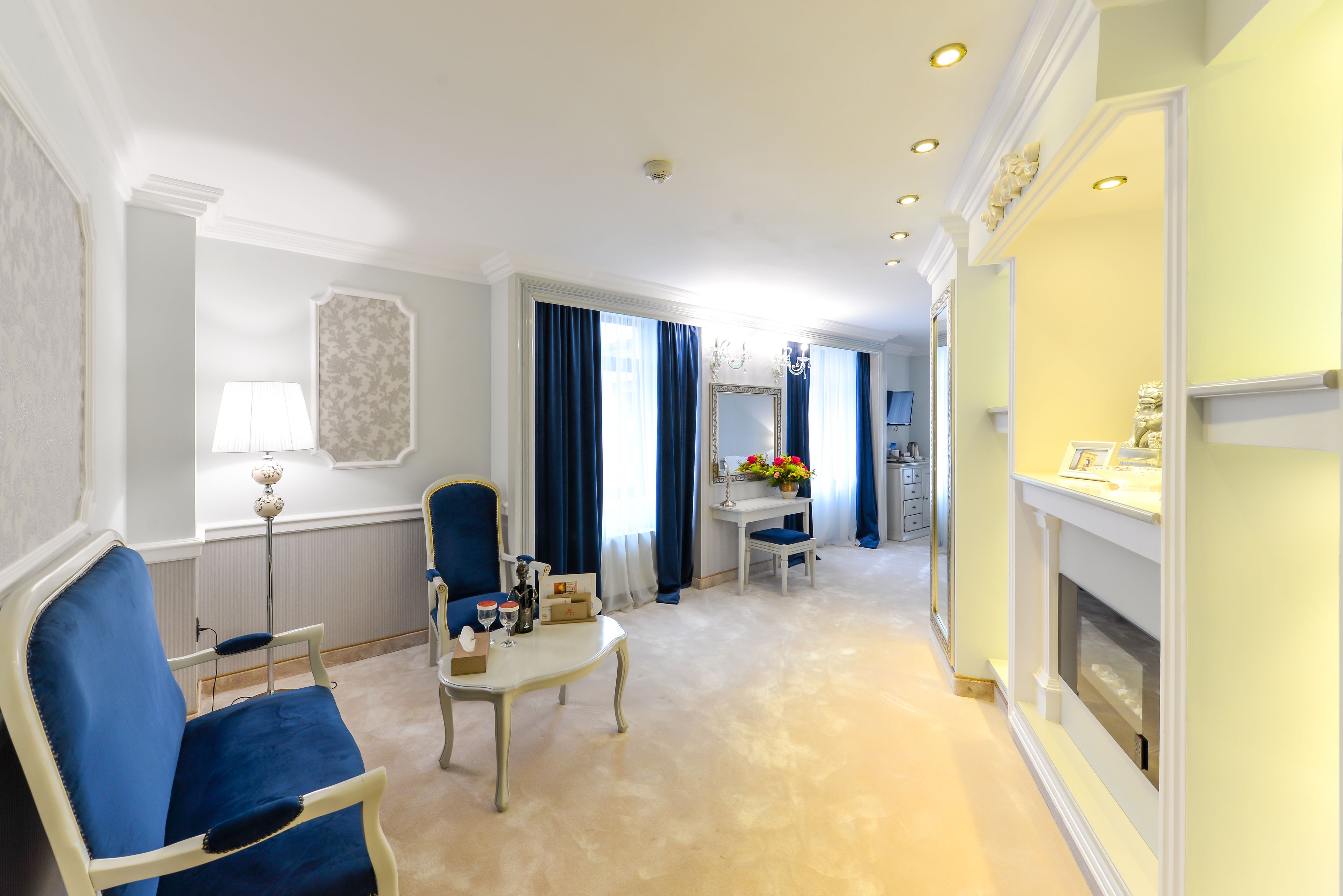 junior apartment, 1 double bed | 1 bedroom, pillow-top beds, minibar, in-room safe