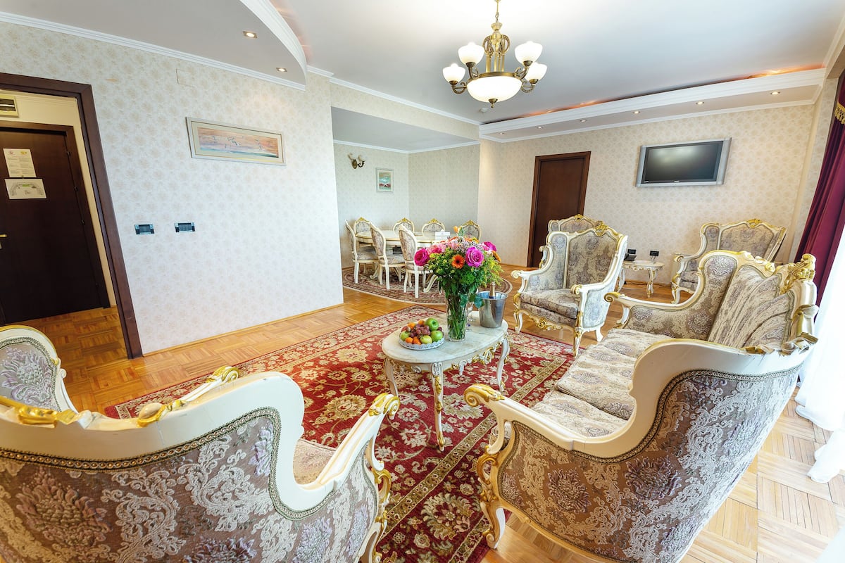 Royal Apartment | Pillowtop beds, minibar, in-room safe, desk