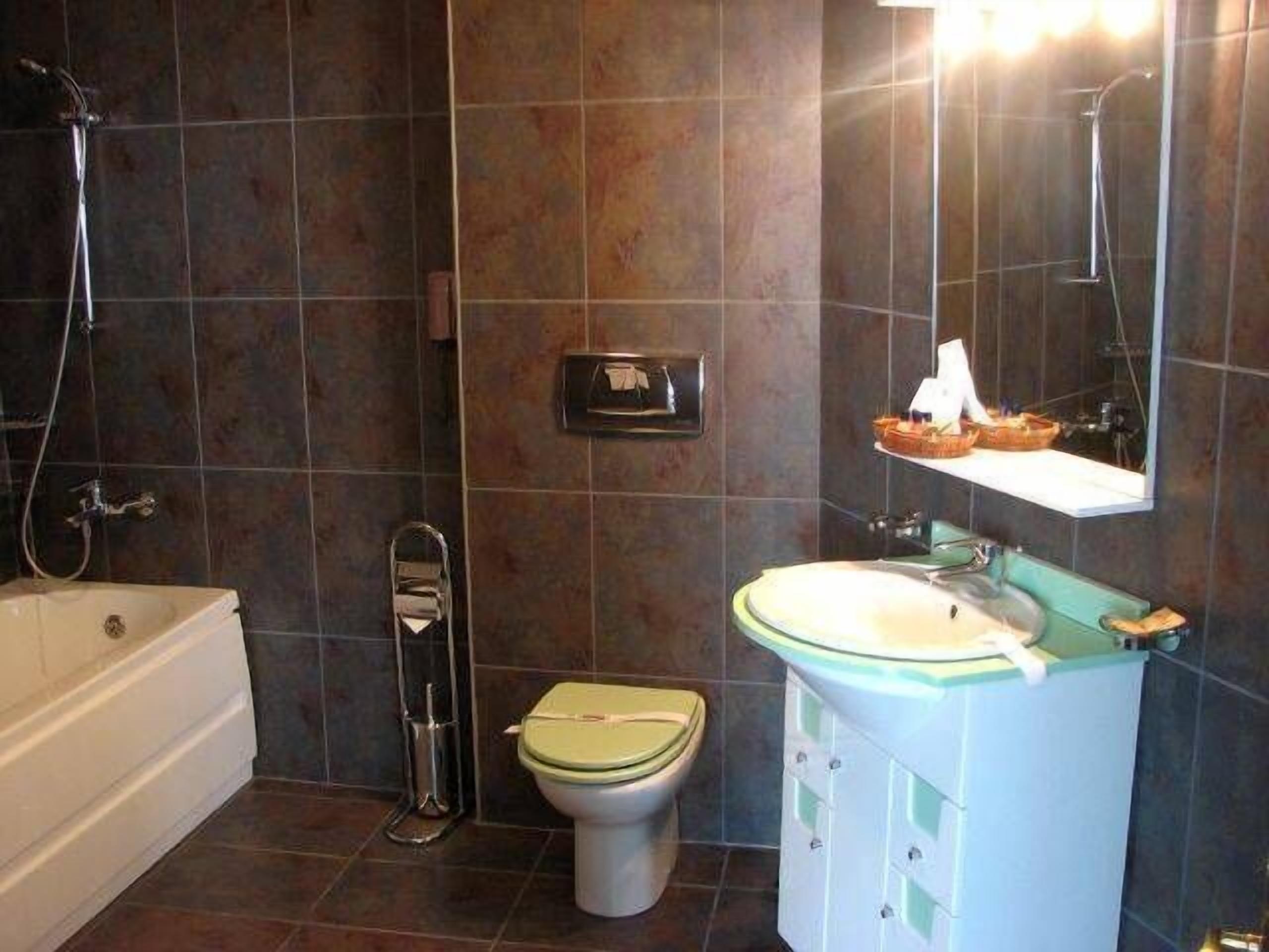 1 bedroom, pillow-top beds, minibar, in-room safe