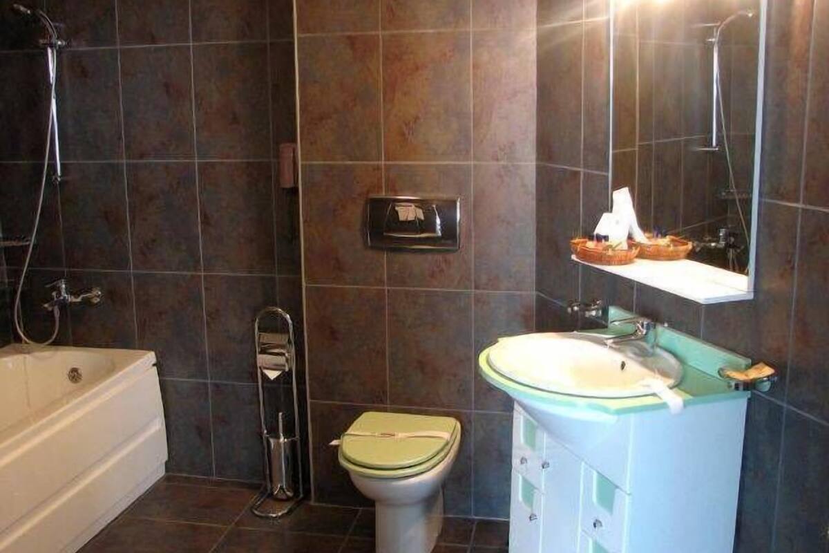 1 bedroom, pillow-top beds, minibar, in-room safe