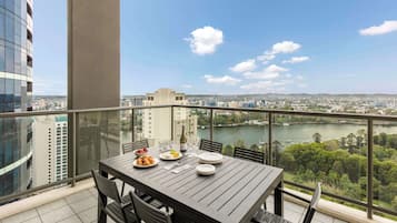 Schreibtisch, Verdunkelungsvorhänge, Bügeleisen/Bügelbrett, Babybetten