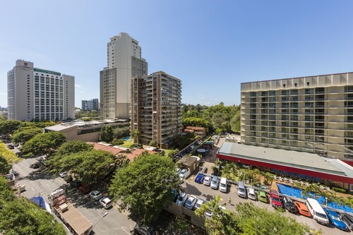 Oaks Brisbane on Margaret Suites