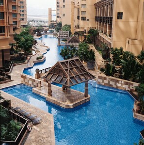 حمّام سباحة خارجي موسمي