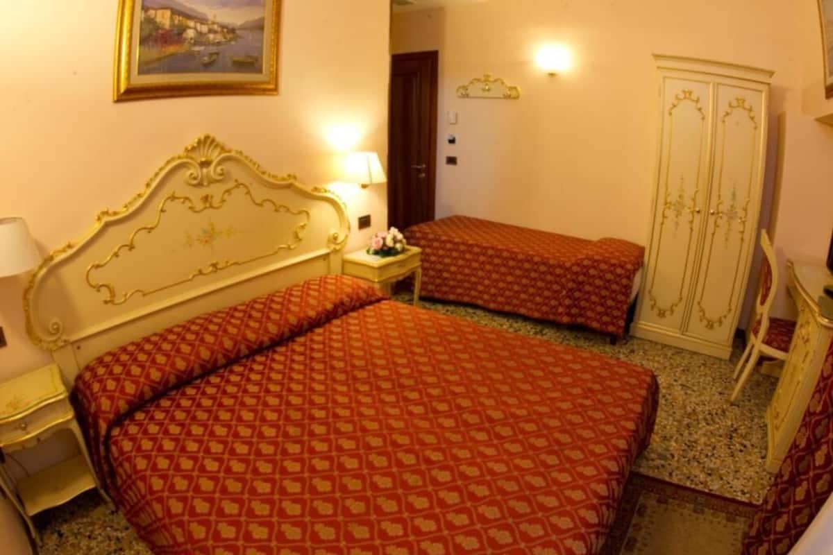 Triple Room | Premium bedding, minibar, desk, iron/ironing board