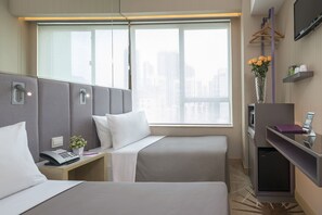 Superior Twin Room | In-room safe, blackout drapes, iron/ironing board, free WiFi - Silka Far East Hotel (Tsuen Wan)