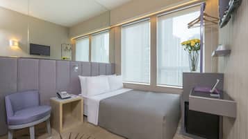 Superior-værelse | Minibar, pengeskab på værelset, mørklægningsgardiner